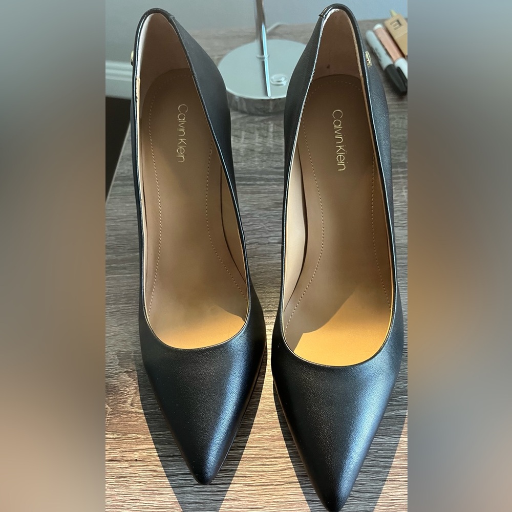 Black Calvin Klein Pump, size 9.5